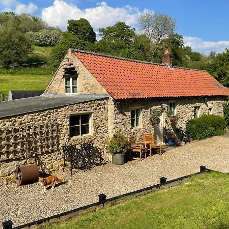 Mill With Waterfall In North Yorkshire Apartment